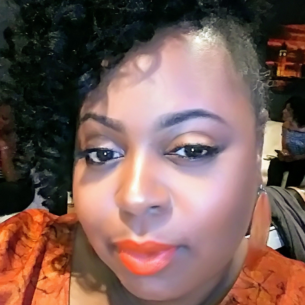 Meet your Posher, Corie